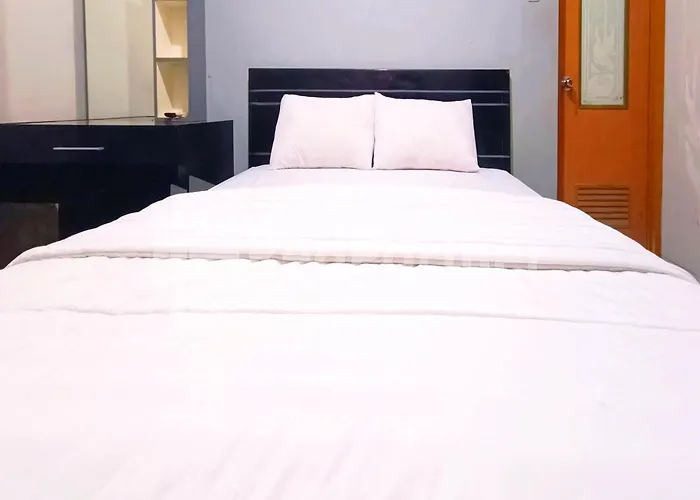 OYO 90193 D'waru Homestay Syariah Surakarta 